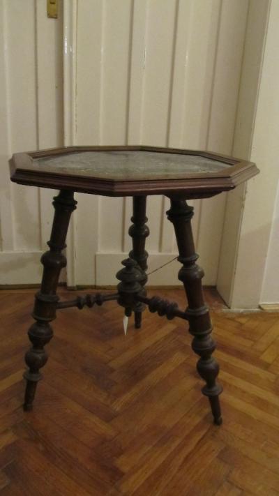 Altdeutsche table